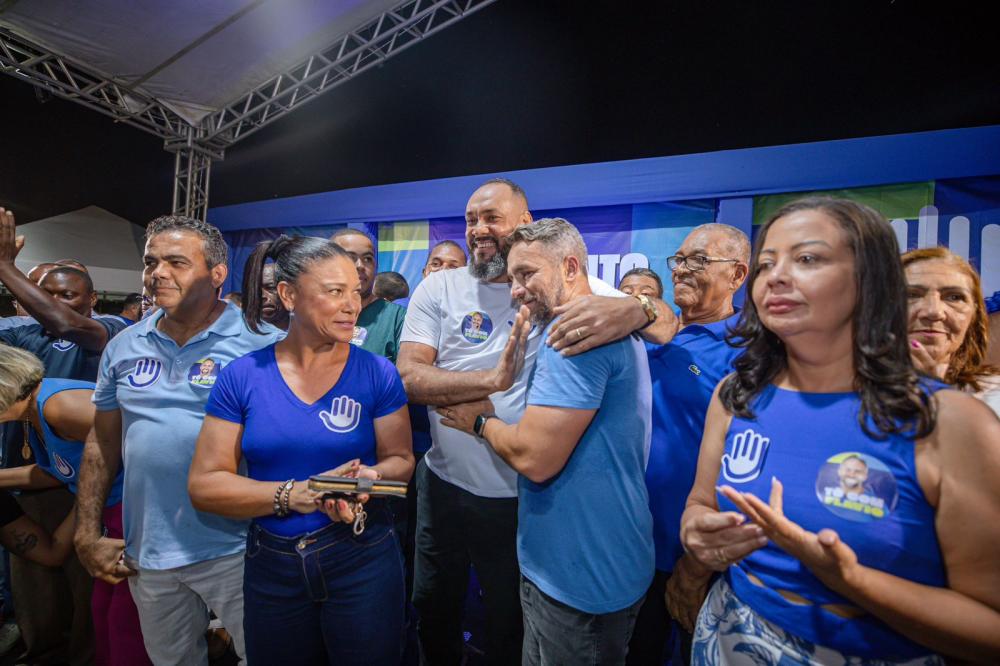 Após declarar apoio ao time azul, pastor Merival aposta em Flávio para fazer de Camaçari a cidade modelo do Brasil