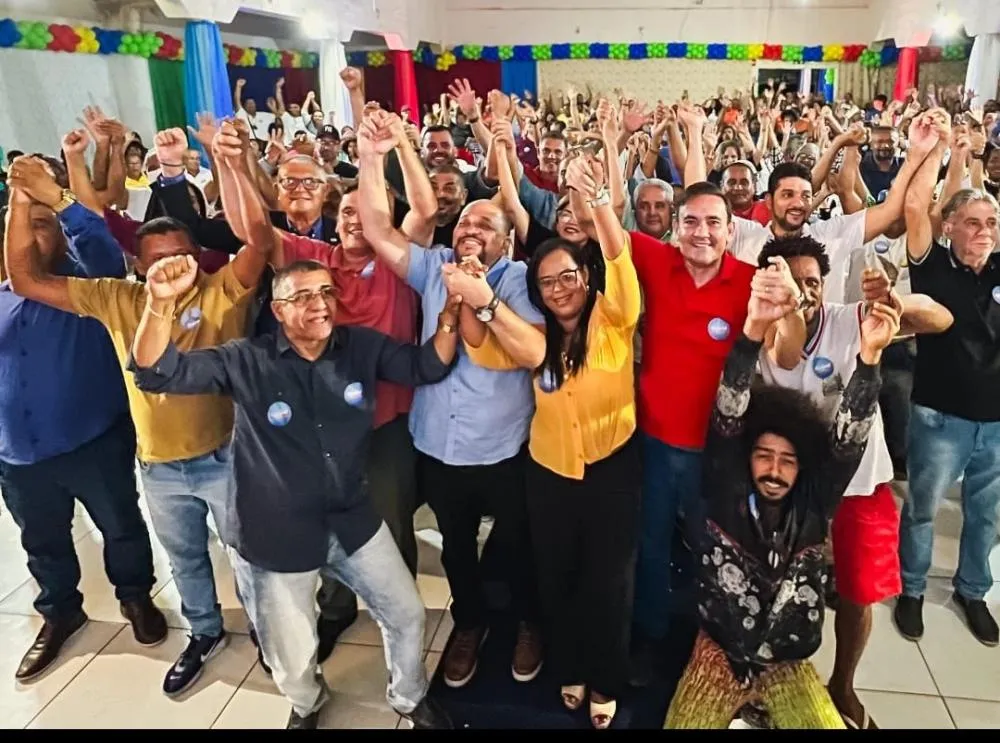 Genival Cardoso reuniu uma multidão de mais de mil pessoas em um evento para o lançamento de sua pré-candidatura a vereador de Alagoinhas.