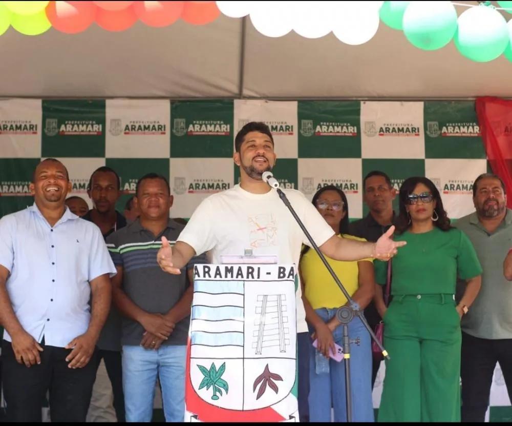 PREFEITO FIDEL ASSINA ORDEM DE SERVIÇO DA PAVIMENTAÇÃO NO CATUZINHO