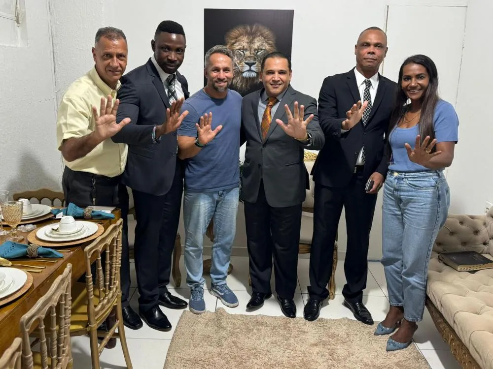 Bispos evangélicos da Igreja Mundial abençoam projeto de novas ideias do pré-candidato a prefeito Flávio Matos