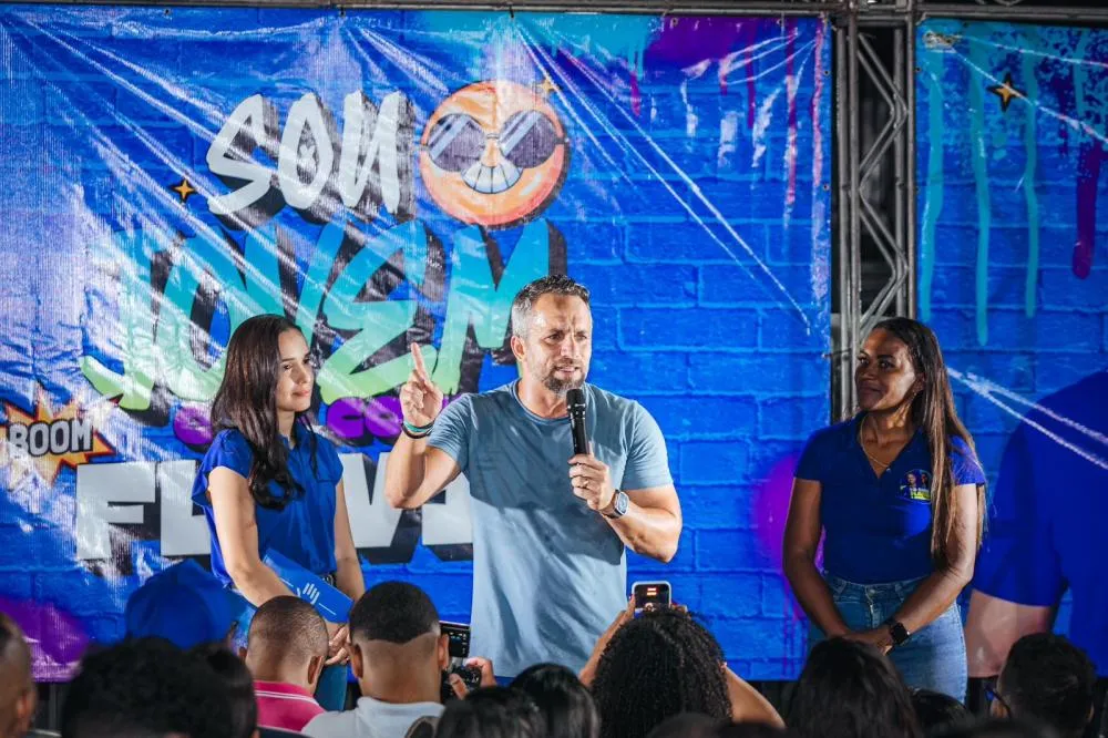 “Vamos construir na Casa do Trabalho o primeiro hub de Camaçari”, diz Flávio Matos em evento com a juventude